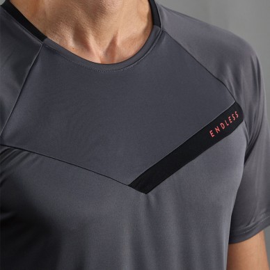 T-shirt Endless Tracer gris titane