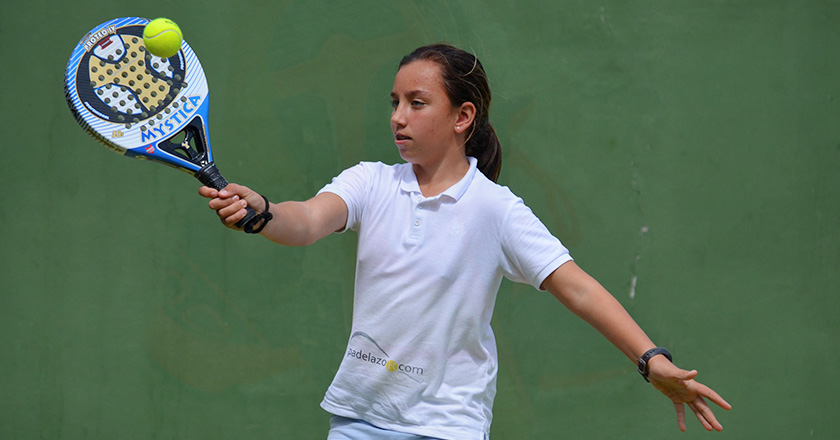 Bea González à l'âge de 13 ans au Miraflores Sport Club de Malaga