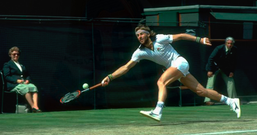 Balle blanche lors d'un match de tennis traditionnel