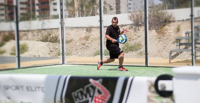 Comment est un court de padel : mesures et dimensions